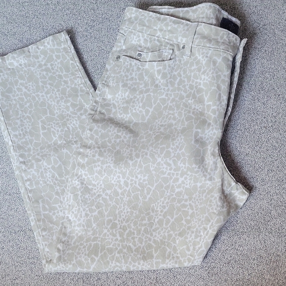 NYDJ Cream Animal Print Jeans Size 14 - Picture 12 of 12